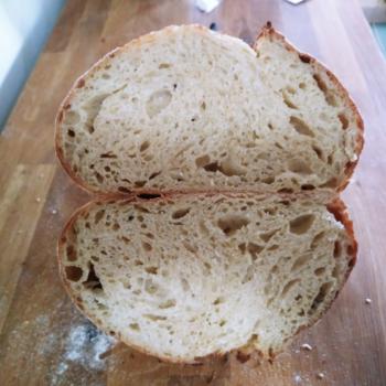 Fofo Cyprus Country bread first slice