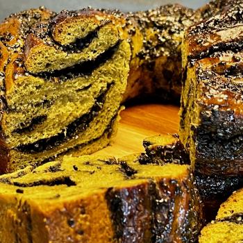 John Dough Matcha Black Sesame Babka with Yuzu glaze second overview