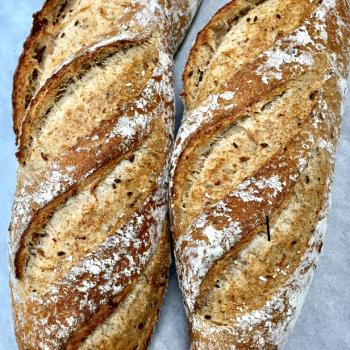 PURA VIDA MAE difrents Bread first slice