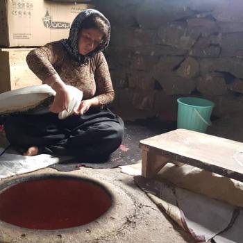 Setareh Kurdestan Lavash Bread (tanori) first slice