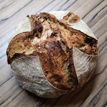 Srđan Bread first slice